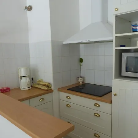 A 200m De La Plage, Appart. Avec Jardin Pour 4 Pers., Animaux Et Parking Admis - Fr-1-823-20 *