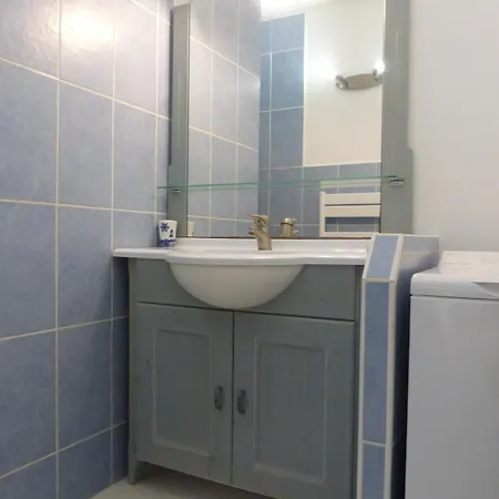 A 200m De La Plage, Appart. Avec Jardin Pour 4 Pers., Animaux Et Parking Admis - Fr-1-823-20 Appartement *